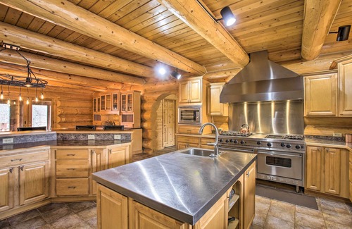 Petoskey Cabin | 14 Mi to Slopes: Lodge on 104 Acres in Boyne City