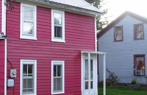 Cherry Valley House | 14 Miles To Cooperstown! Charming 3 Bedroom Farmhouse in Cherry Valley Village!