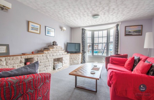 Weymouth House | 14 Nothe Parade - Waterfront Holiday Cottage