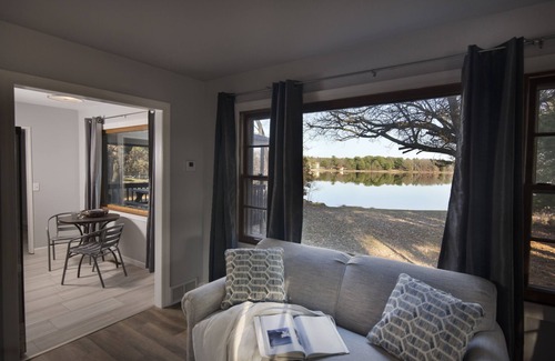 Lake Delton Villa | 14 person Villa on Lake Delton