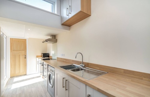 Withernsea House | 14 THE PROMENADE, romantic, character holiday cottage in Withernsea