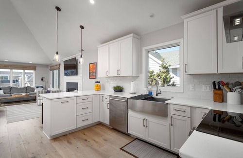 Lewes House | 140 Henlopen Shores - Large home close to the beach in Cape Shores!