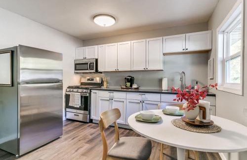 Ames House | 1402 Crescent