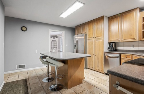 Rochester House | 1419-Walk to Mayo St Mary-Ritabnb Cheerful 5br+6baths,1 min walk to St.Marys