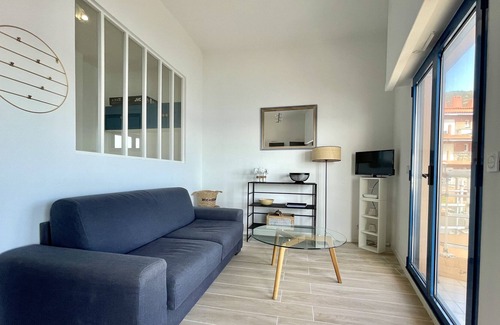 Le Trayas Apartment | 14353 2-room apartment in a very beautiful waterfront residence