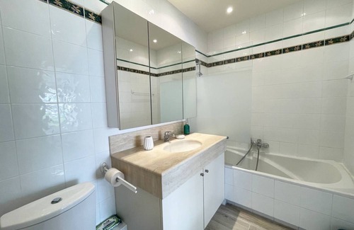 Mandelieu-la-Napoule Beach Apartment | 14390 Superb studio in a luxury residence by the sea in Mandelieu