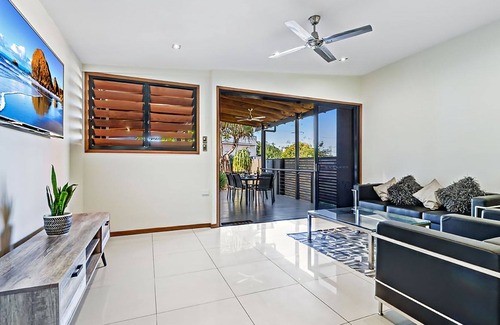 Scarborough House | 145 Prince Edward's Parade