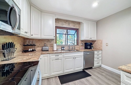 Clearwater House | 1465 Satsuma Street S