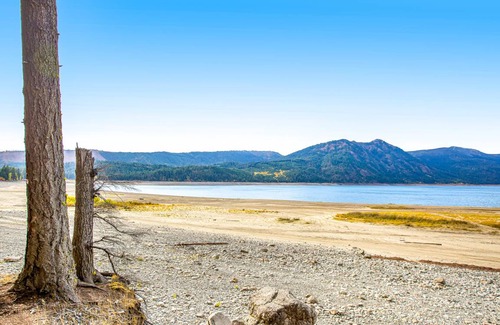 Cle Elum Cabin | 148 m² Cabin ∙ 3 bedrooms ∙ 12 guests