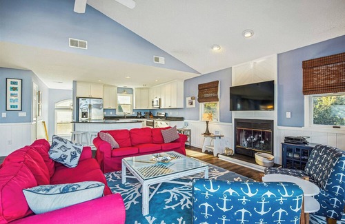 Whalehead Beach House | 1488 - Sandy Pause 6-bed 5-bath, Corolla, NC, pet friendly, private pool, hot tub, game room