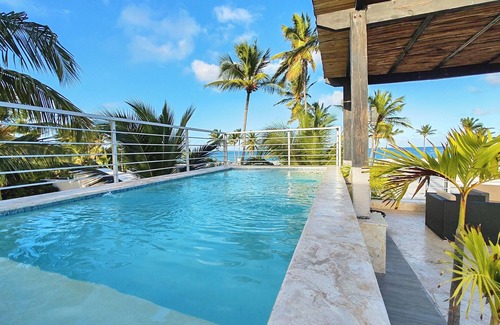 El Cortecito Condo | 14BR Spacious Multi-Unit Retreat with Rooftop Plunge Pool - Walk to Beach +Bonus