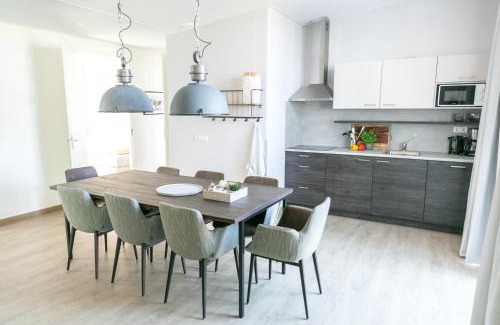 's-Gravenzande Resort | 14p Luxe bungalow met serre