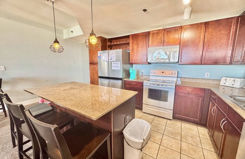 Panama City Beach Condo | 14th-floor condo w/private balcony, water views, outdoor pool, hot tub, gym