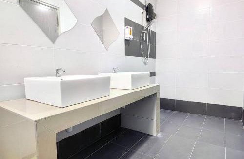 Taman Rapat Damai House | 15-19Pax SemiD Near Highwy W/Pool Table&Karaoke