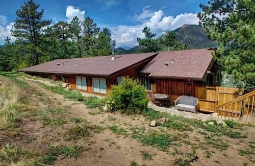 Estes Park Cabin | 15 Acre Private Luxury Estate, Close to Everything, Enjoy 'Aspen Cabins' Views'