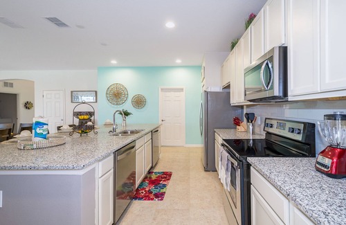 Loughman Resort | 15 beds gated home/great location/Fancy clubhouse/Mins to Disney/WaterPark