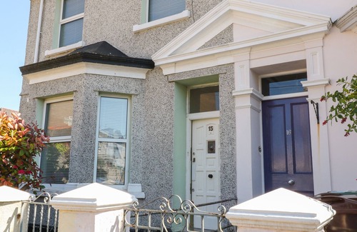 Plymouth Cottage | 15 BRUNSWICK PLACE, family friendly, with a garden in Stoke, Plymouth