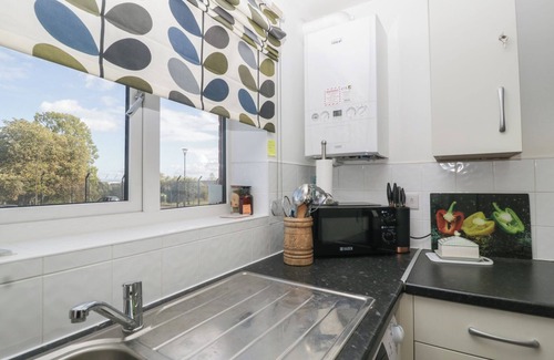 Malvern House | 15 HEY CLOSE, pet friendly, with a garden in Great Malvern