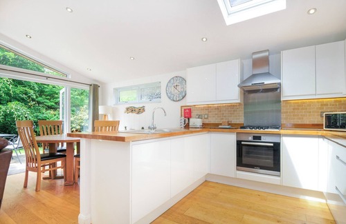 Dobwalls Cottage | 15 HORIZON VIEW, pet friendly, luxury holiday cottage in Dobwalls