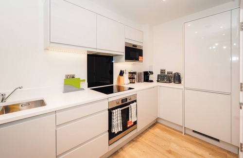 Royal Docks Apartment | -15% LUX Riverside Duplex Masionette By LCY/ExCeL I 25min to Tower of London