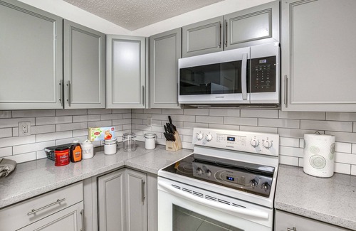 Coral Springs House | 15 Mi to Beach: Modern Coral Springs Home