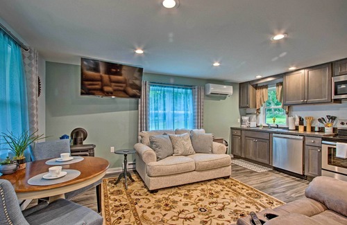 Brodheadsville Cottage | 15 Mi to Camelback Resort! 'The Overlook Home'