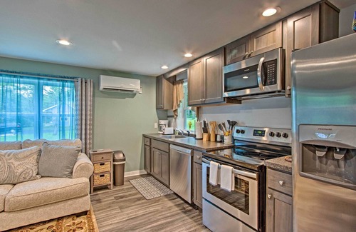 Brodheadsville Cottage | 15 Mi to Camelback Resort! 'The Overlook Home'