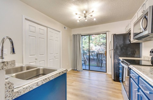 Archdale Condo | 15 Mi to Greensboro: Archdale Condo w/Fireplace