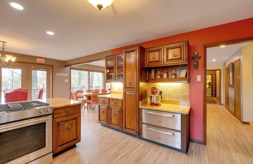 Southaven House | 15 Mi to University of Memphis: Getaway w/Games