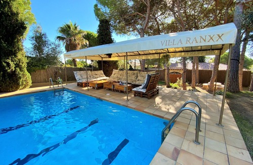 Sitges Villa | 15 min./car from Sitges – Villa El Ranch – 10-min. walk to beach. XXL Jacuzzi