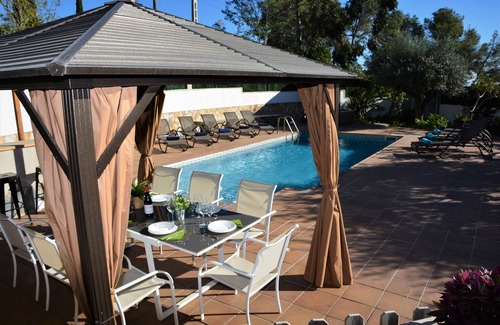 Sitges Villa | 15 min. drive/Sitges Villa Lluna Pool XXL A/C 16 people by Weekly Villas