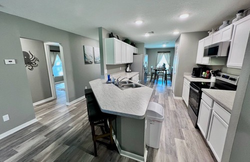 Indian Trails House | 15 Min to Beach - Hot Tub - Game Room - Fire Pit - Near: St. Augustine/Flagler