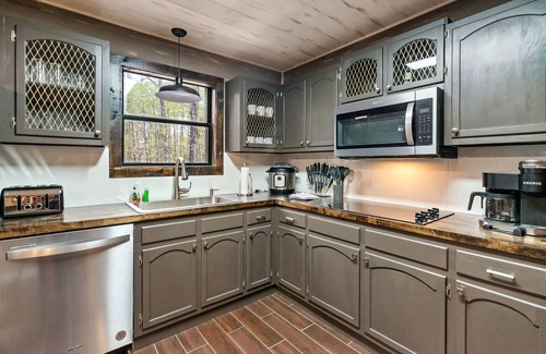 Caton Cabin | 15 MIN to Dollywood or Gatlinburg! Fall Special!