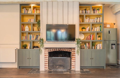 Sainghin-en-Melantois House | 15 Min to Lille - Beautiful 14p House, 5 Bedrooms