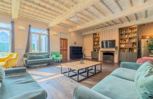 Sainghin-en-Melantois House | 15 Min to Lille - Beautiful 14p House, 5 Bedrooms