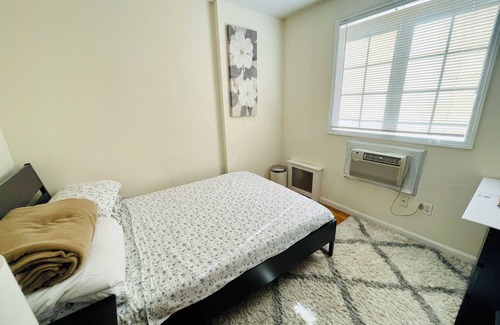 East Flushing House | 15 Min to Midtown on LIRR! 3-bed, 2 Full bath w Clotheswasher, Dryer, D/W.