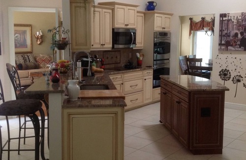 The Lakes House | 15 min to Siesta Key. 14 night min Oct to Dec. 30 day min Jan, Feb, March 2024