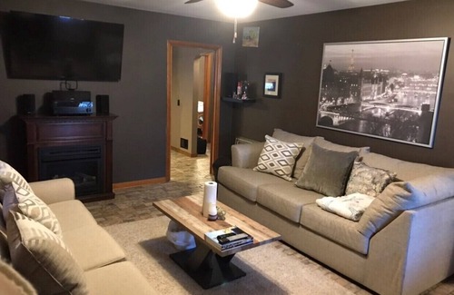 Little Italy House | 15 mins walk to The old market area, Its called Easy peasy
