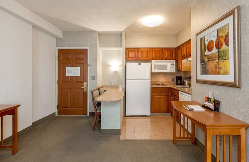 Shearer Hills - Ridgeview Condo | 15 Minutes from the Riverwalk! | Free Breakfast + Outdoor Pool and Hot Tub