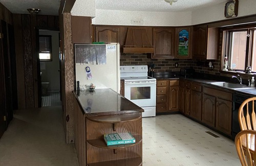 Gaylord House | 15 minutes from trail 4 or 7. Winter wonderland this year. Snowmobiles welcome