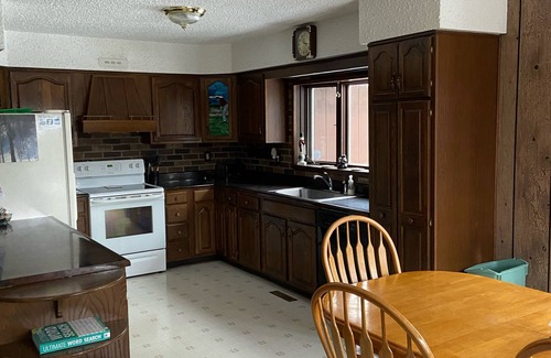 Gaylord House | 15 minutes from trail 4 or 7. Winter wonderland this year. Snowmobiles welcome