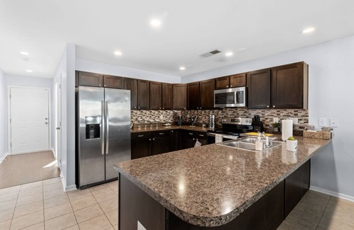 Lexington House | 15 Minutes to the horse park! Cozy 3 Bed, 2 Bath stay
