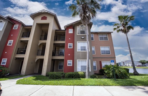 Kissimmee Condo | 15 minutes to the theme park! Family-sized condo see it for your self