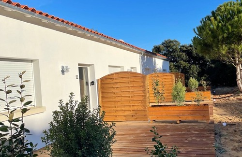 Saint-Pierre-d'Oleron Apartment | (15) New studio, in near the salt marshesthe golf and the beach.
