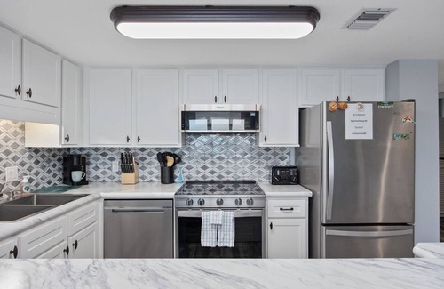 Garden City Condo | *15% Off New Bookings for Stays through 2025*