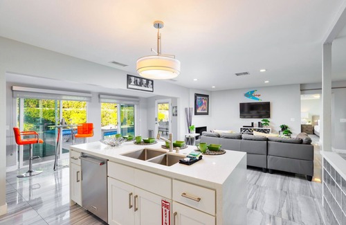 Desert Park Estates House | 15% Off Sept! Family Fun, W/Pool, Hot Tub, FirePit