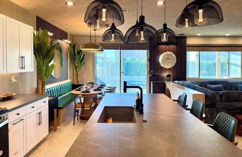 Coachella House | 15 people! 7 bedrooms! 10 beds! Villa Secreta