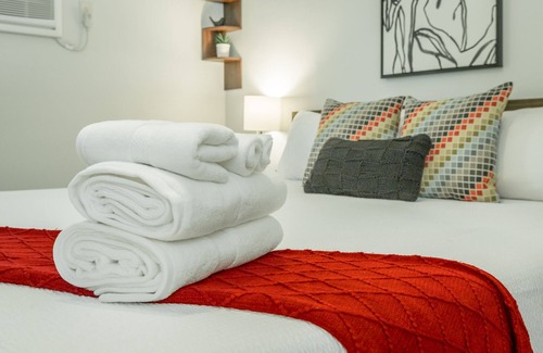 Lookout Valley Neighborhood Association Cabin | 15: The Alvar Room - A PMI Scenic City Vacation Rental