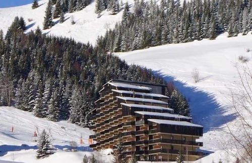 Auris Apartment | 150m from ski lifts, 3rd floor, view mountain, balcony, tv, ski locker, 40m², Auris en Oisans