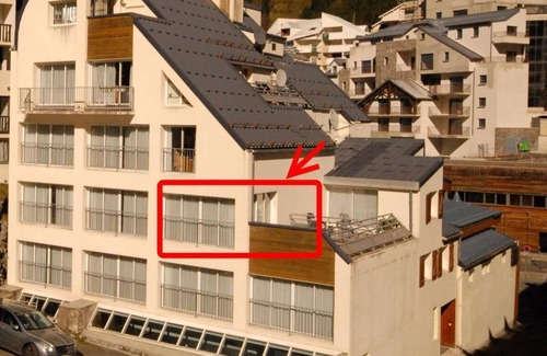 Eaux-Bonnes Apartment | 150m from ski slopes, 2nd floor, view ski slopes, fitness, swimming pool, sauna, terrace, tv